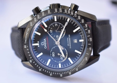 Omega speedmaster strap design