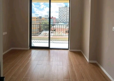 One bedroom to let off