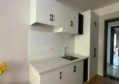 One bedroom to let off