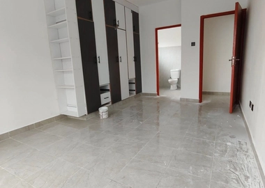 4 bedroom 3 ensuite bungalow