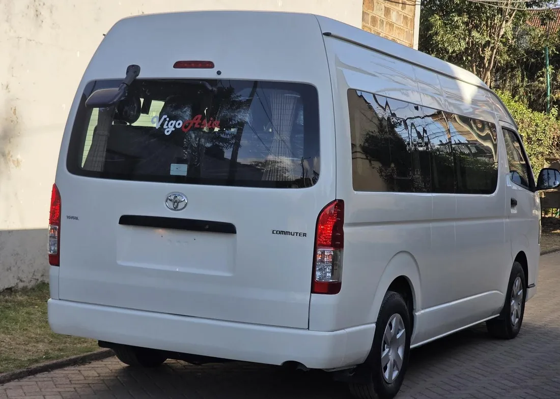 Toyota Hiace Commuter van