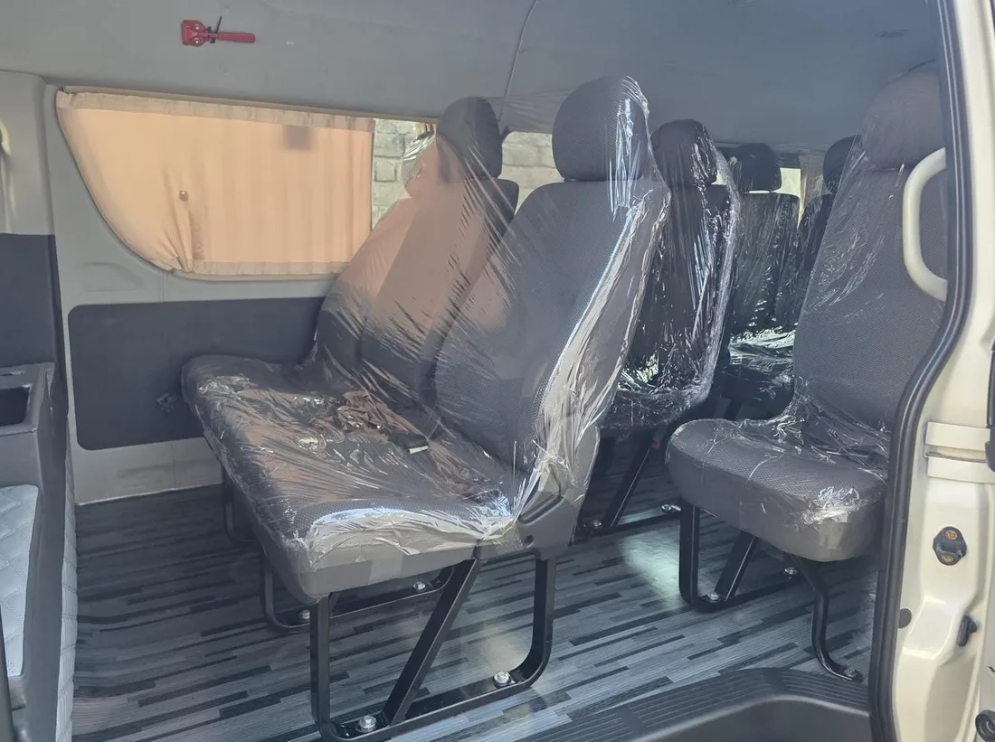 Toyota Hiace Commuter van