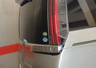 Toyota Noah Hybrid Silver 2018