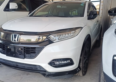 Honda Vezel Hybrid white 2018