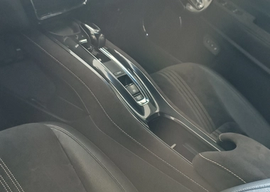 Honda Vezel Hybrid white 2018