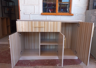 Kitchen cabinet