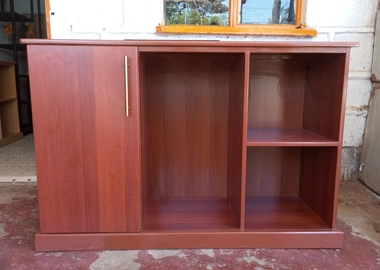 Kitchen cabinet