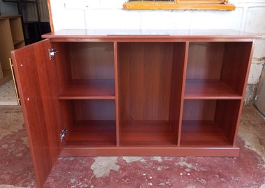 Kitchen cabinet