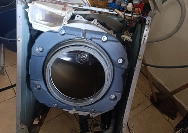 Microwave repair service