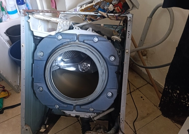 Microwave repair service