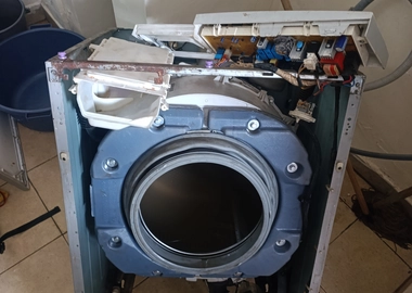 Microwave repair service