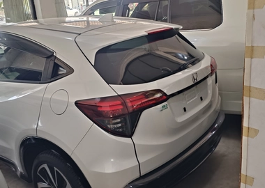 Honda Vezel Hybrid white 2018