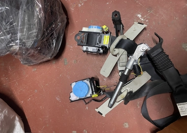 Seatbelts  Mitsubishi