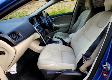 Volvo v40T4