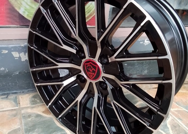 Custom rim design