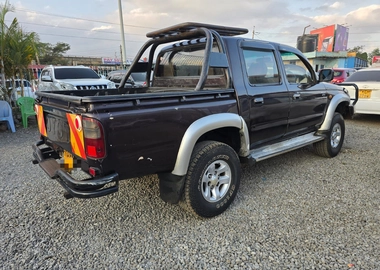 2003 Toyota Hilux Double Cab Local