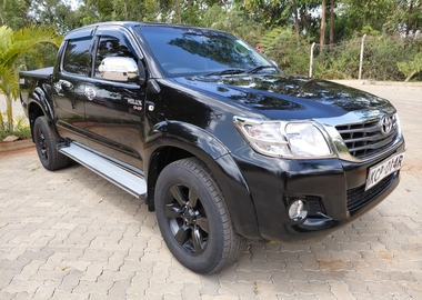2010 TOYOTA HILUX DOUBLE CABIN