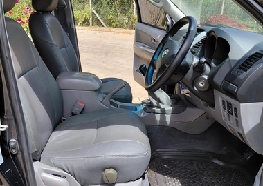 2010 TOYOTA HILUX DOUBLE CABIN