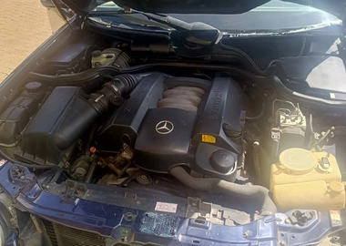 2000 Mercedes Benz E280 (W210)