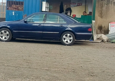 2000 Mercedes Benz E280 (W210)