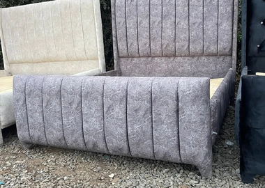 5/6 tufted bed