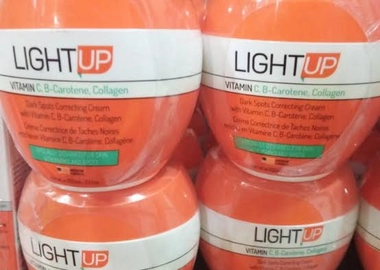 Light up body cream
