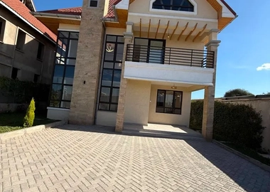 4 bedroom ensuite mansion
