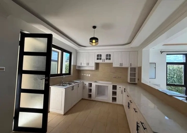 4 bedroom ensuite mansion