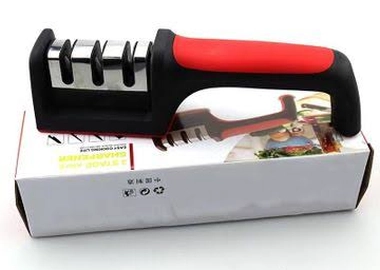 Manual knife sharpener