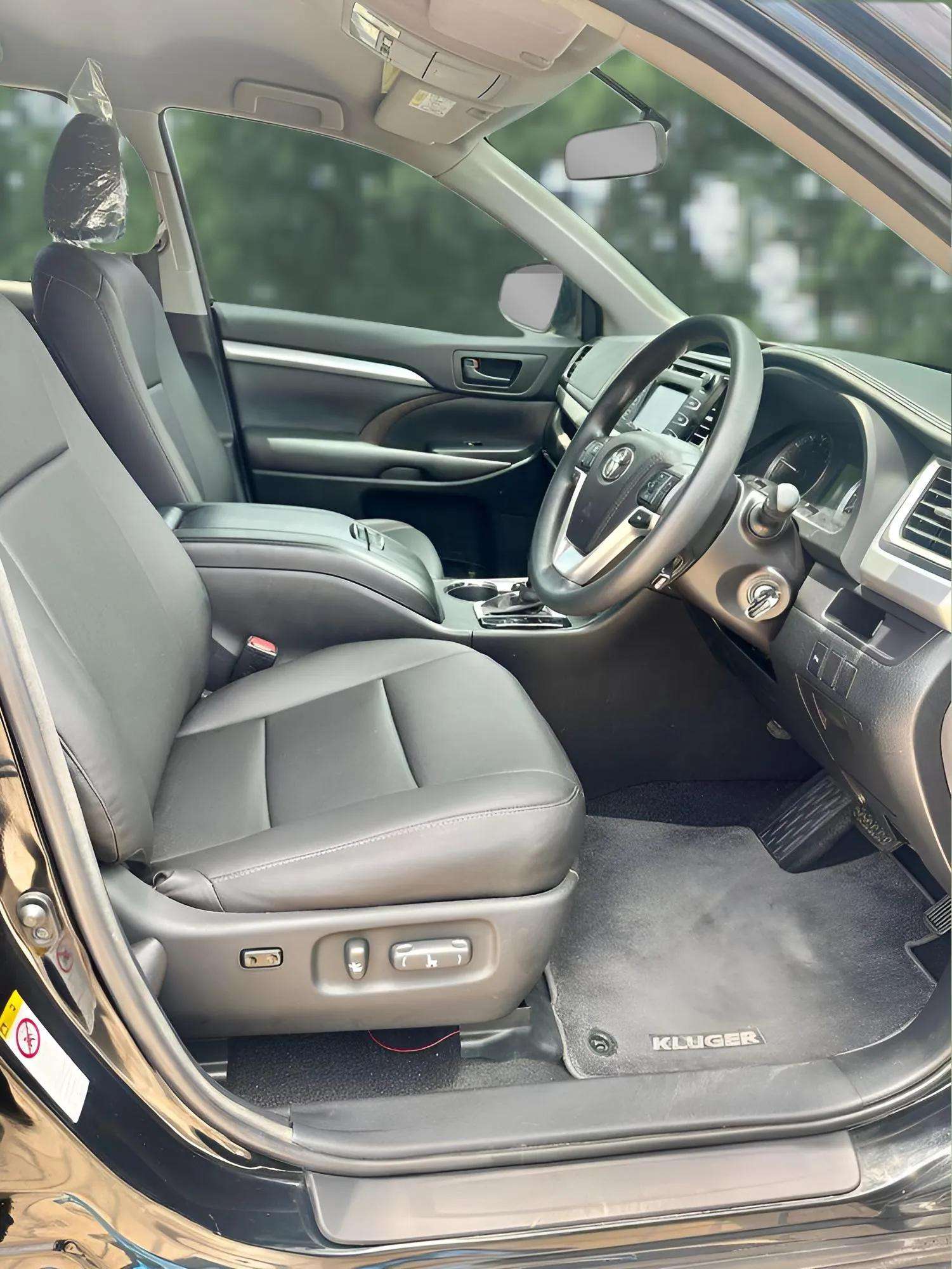 TOYOTA KLUGER