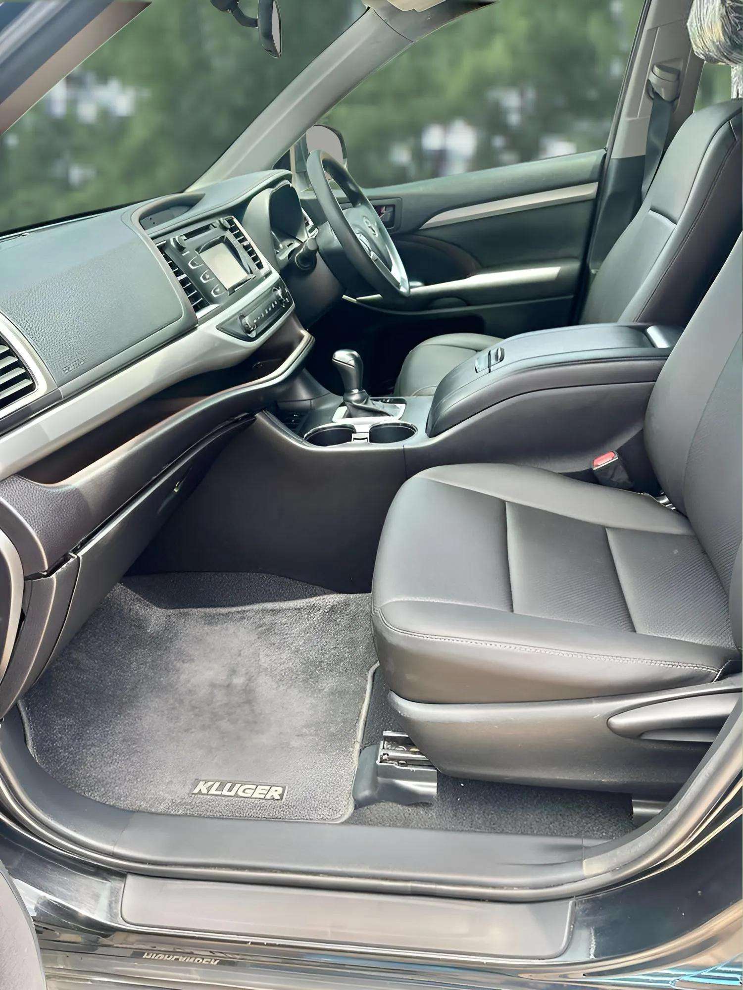 TOYOTA KLUGER