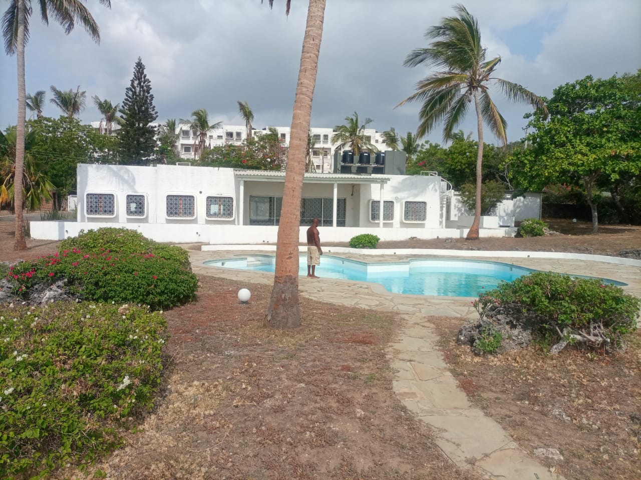 3 Bedroom Beachfront Bungalow for Rent in Nyali