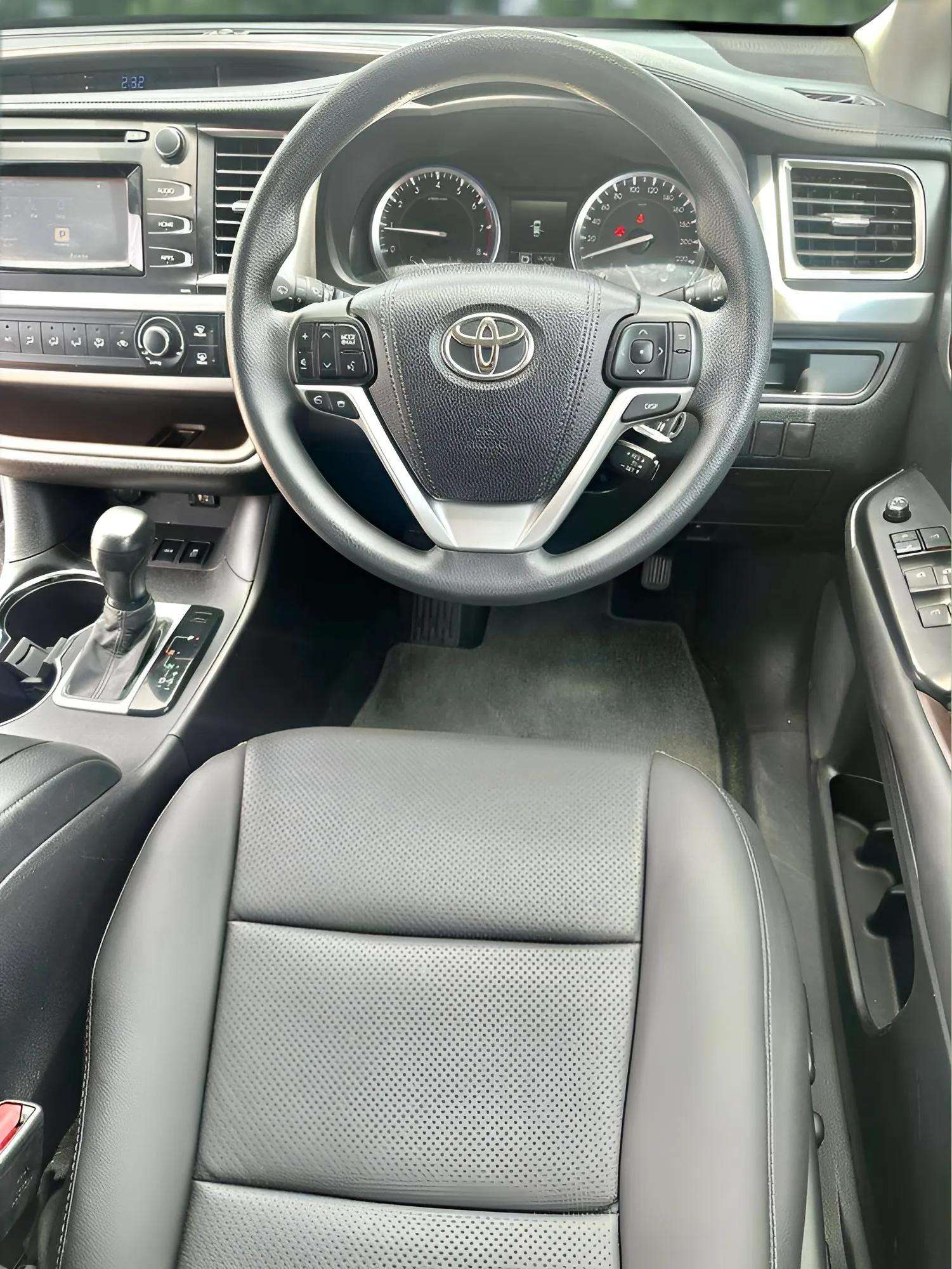 TOYOTA KLUGER