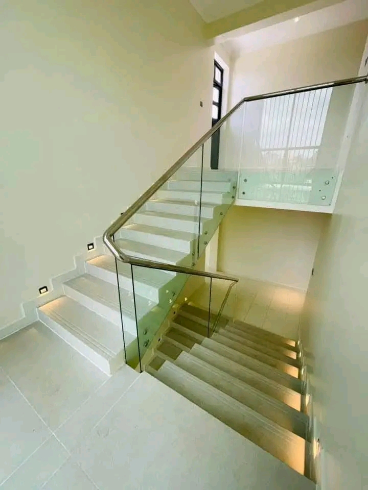 5 bedroom All Ensuite Maisonette