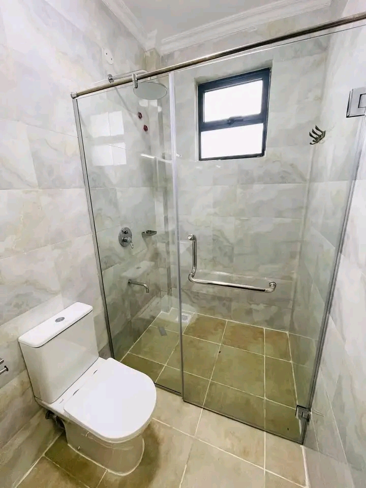 5 bedroom All Ensuite Maisonette