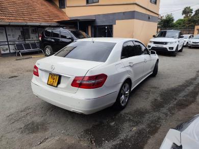 Mercedes E300