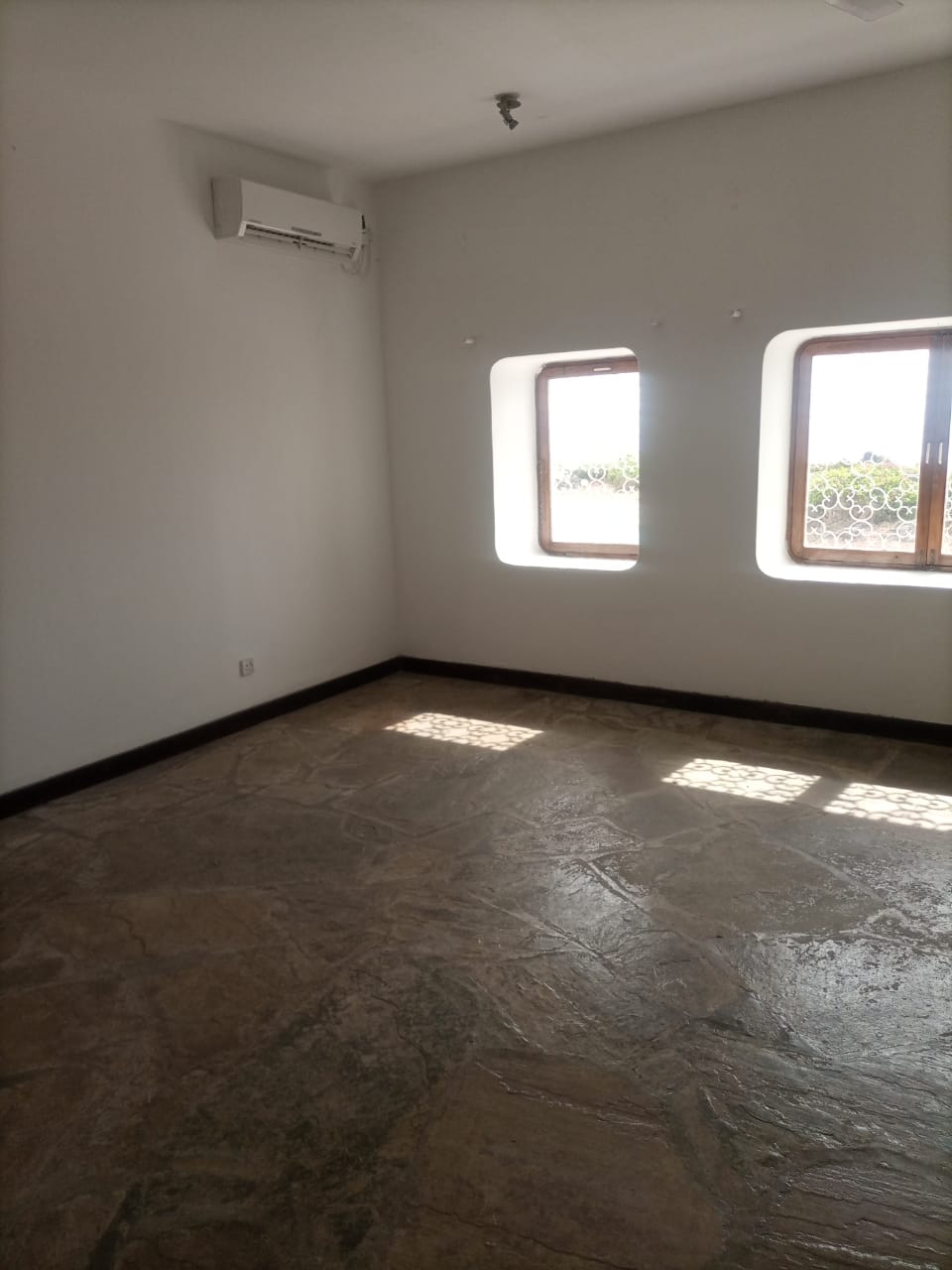 3 Bedroom Beachfront Bungalow for Rent in Nyali