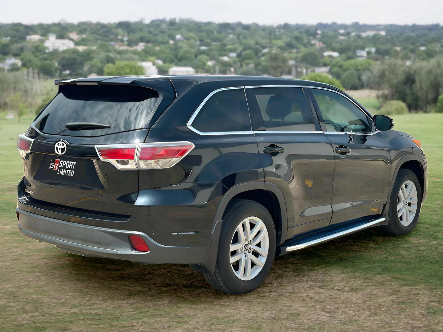 TOYOTA KLUGER