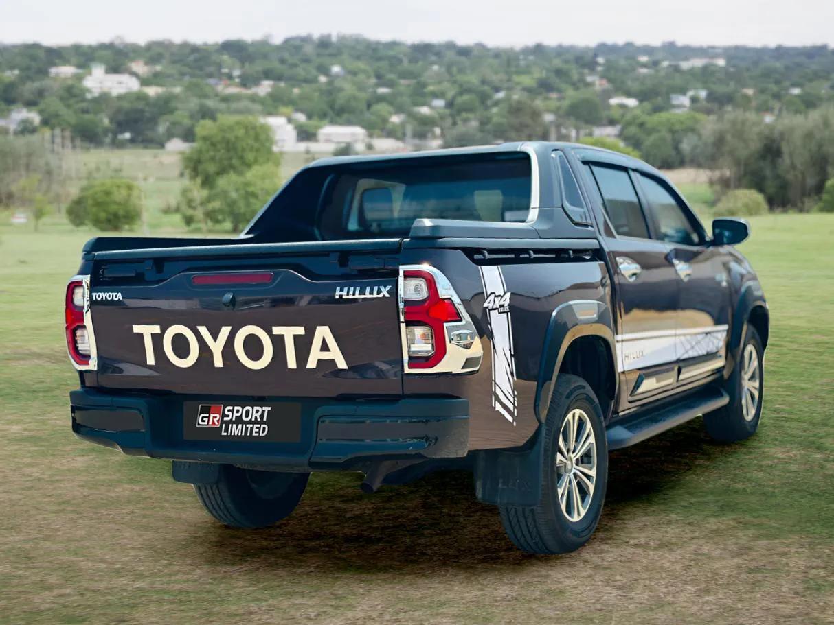 TOYOTA HILUX DOUBLE CABIN 2017