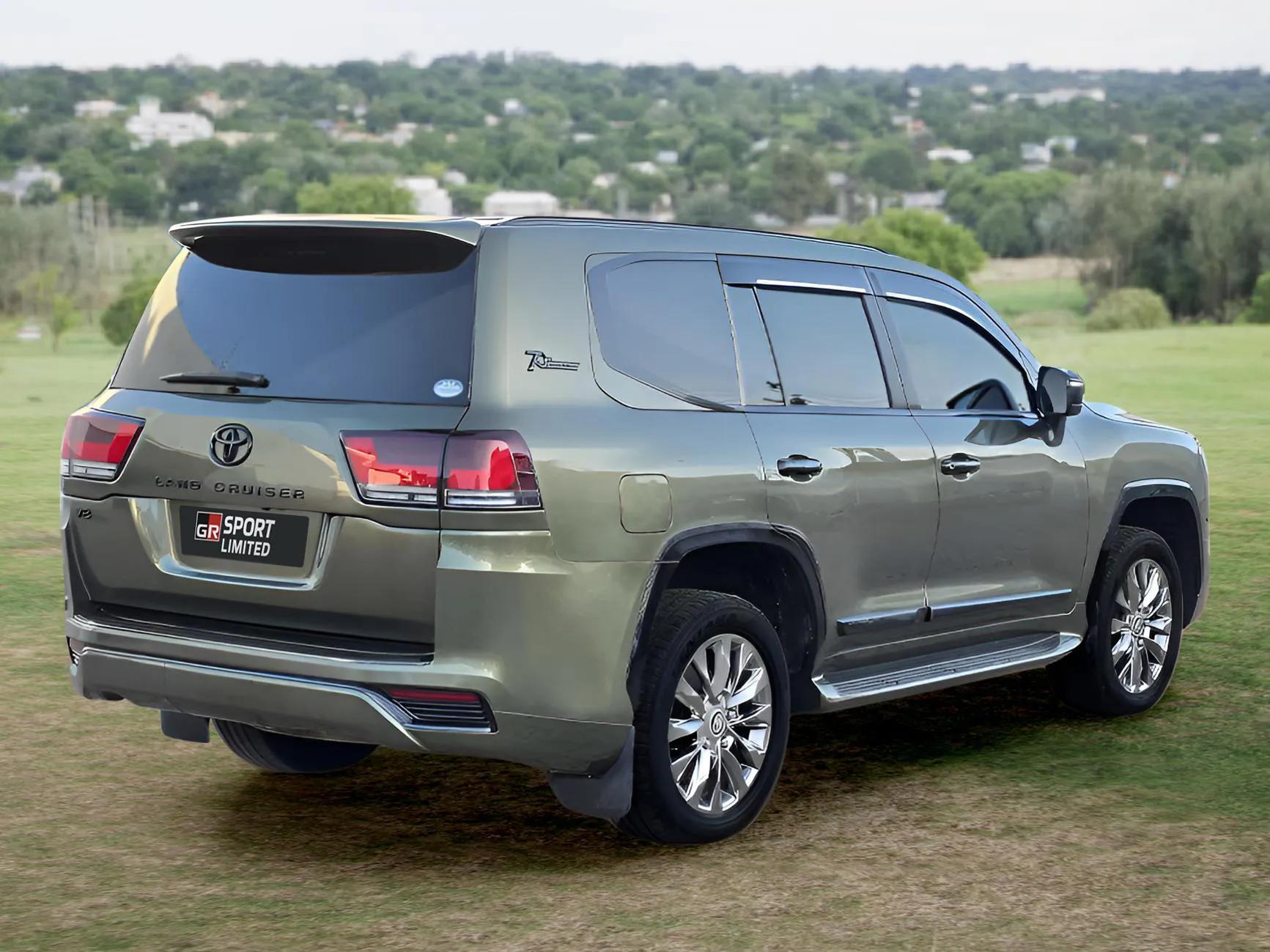TOYOTA LAND CRUISER