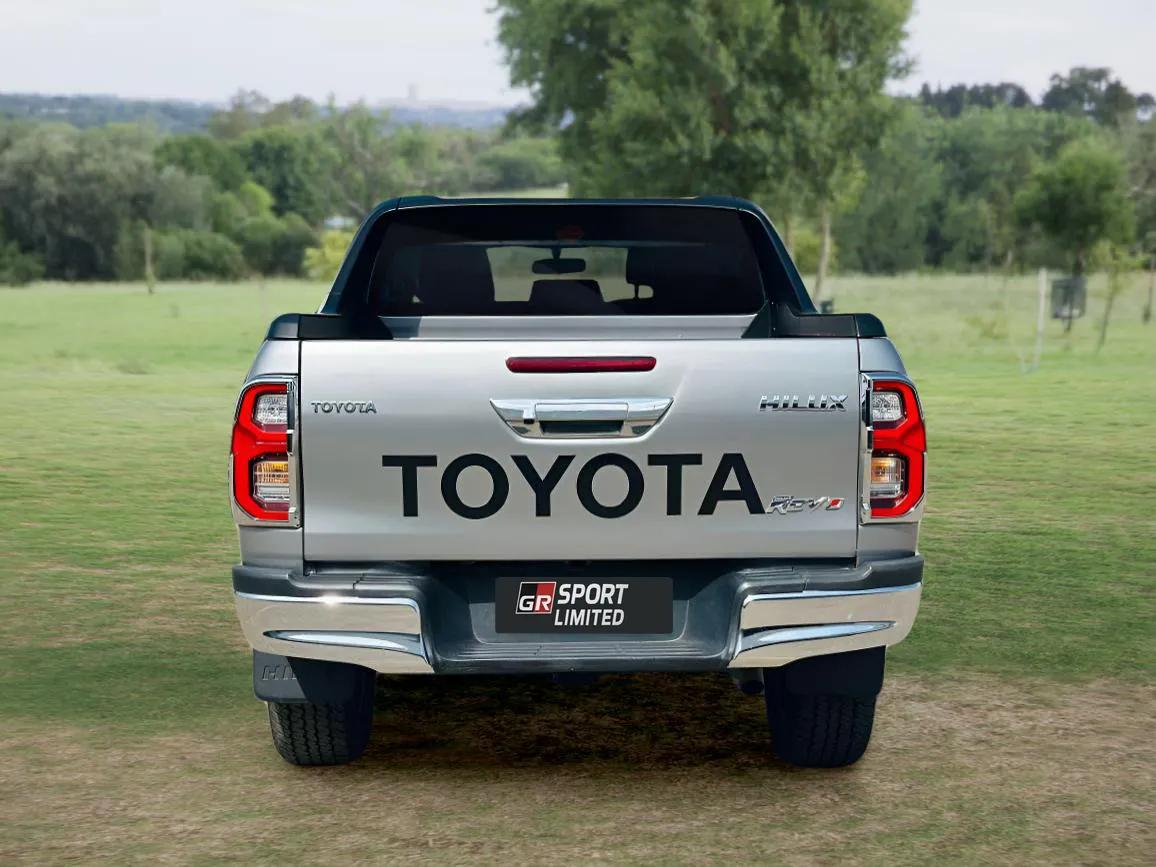 HILUX DOUBAL CABIN