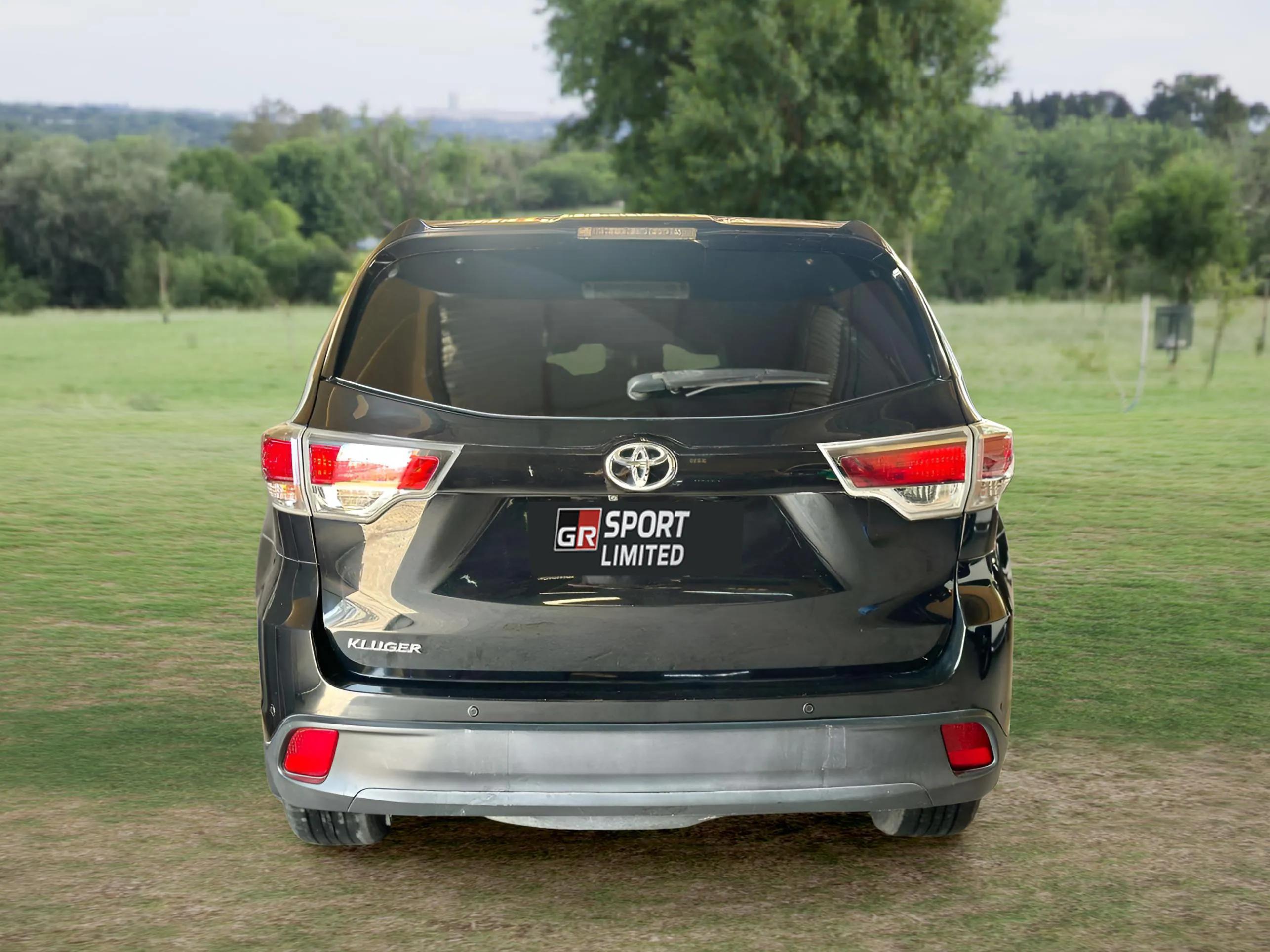 TOYOTA KLUGER