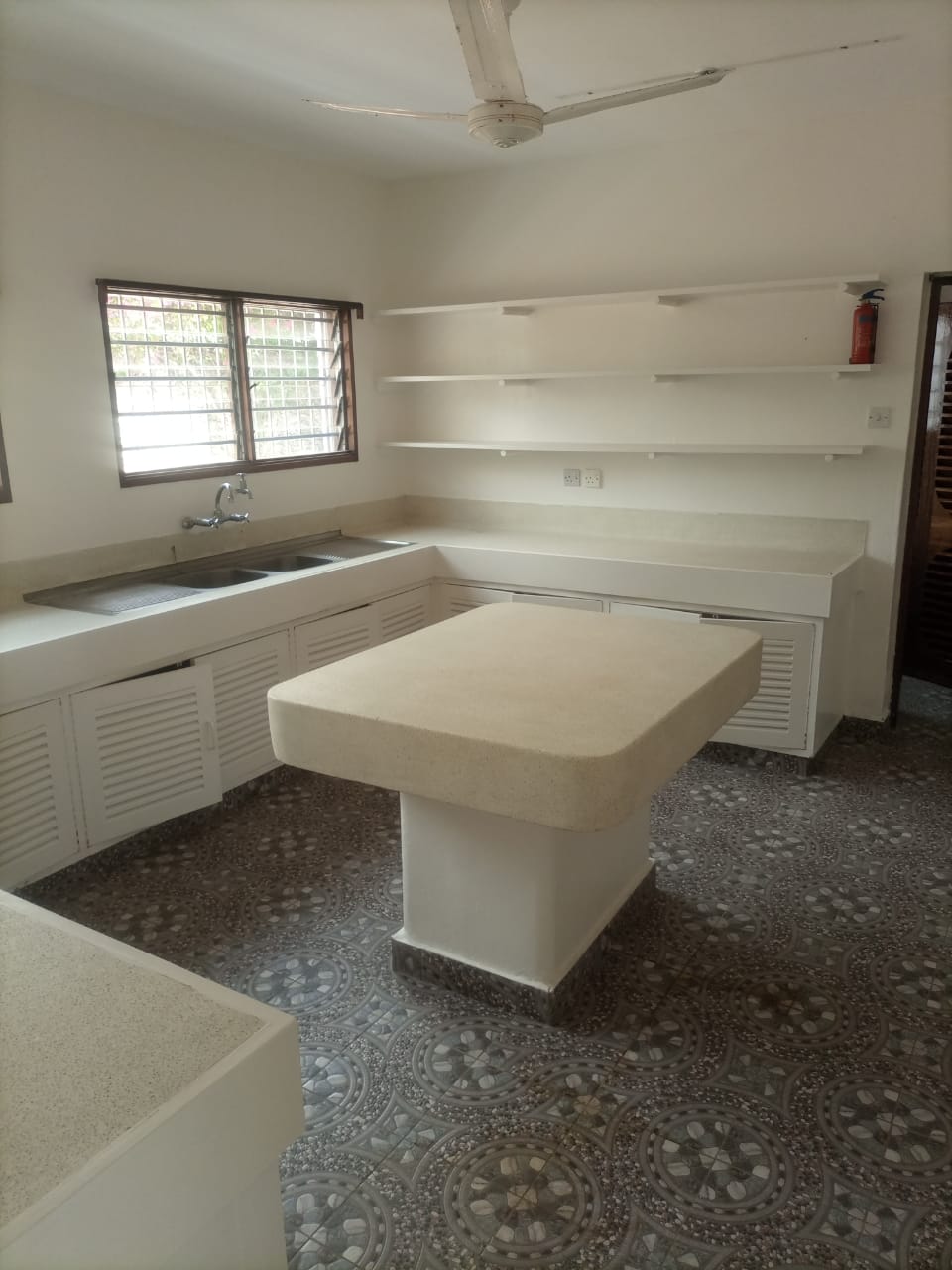 3 Bedroom Beachfront Bungalow for Rent in Nyali