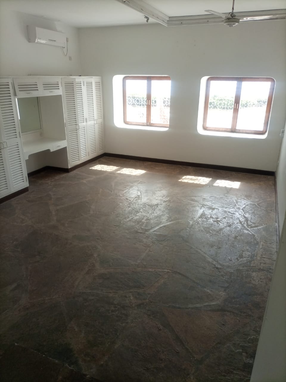 3 Bedroom Beachfront Bungalow for Rent in Nyali