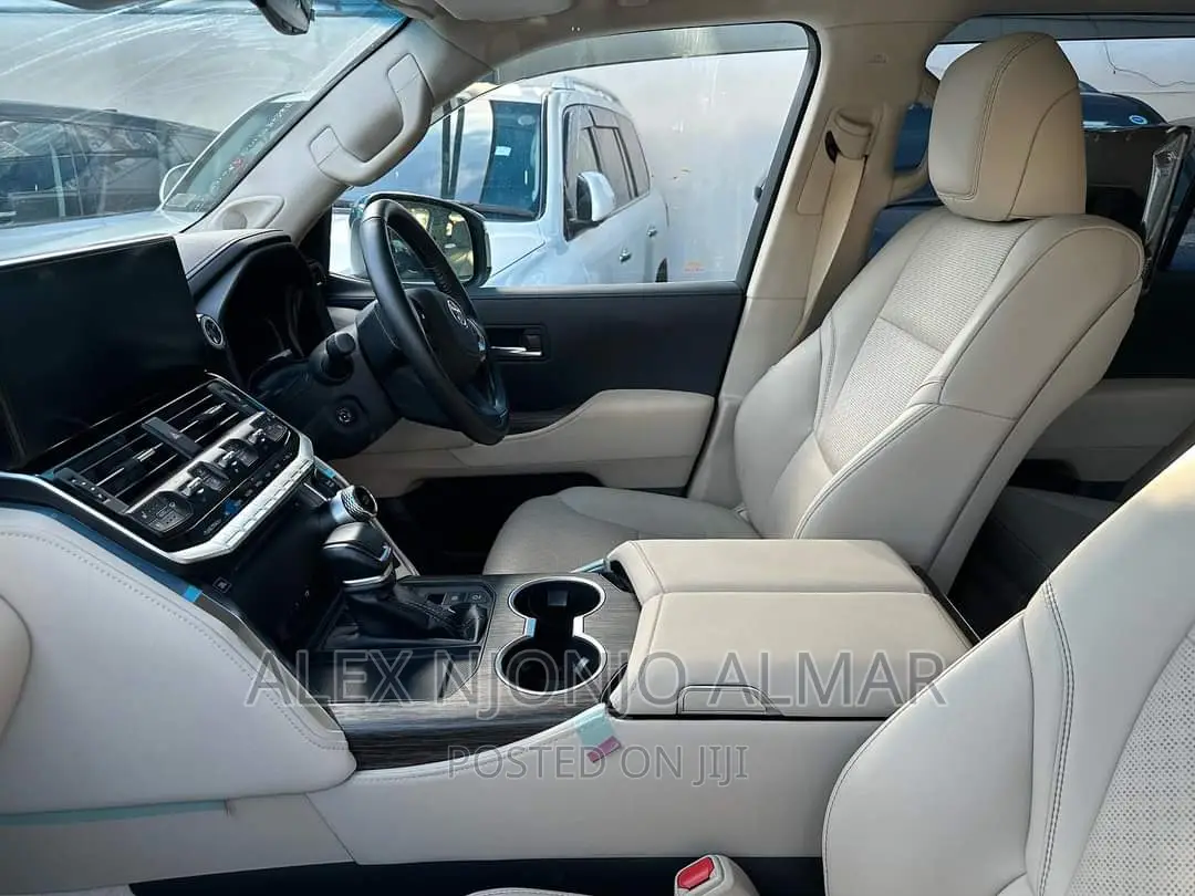 Toyota Land Cruiser 2023 White