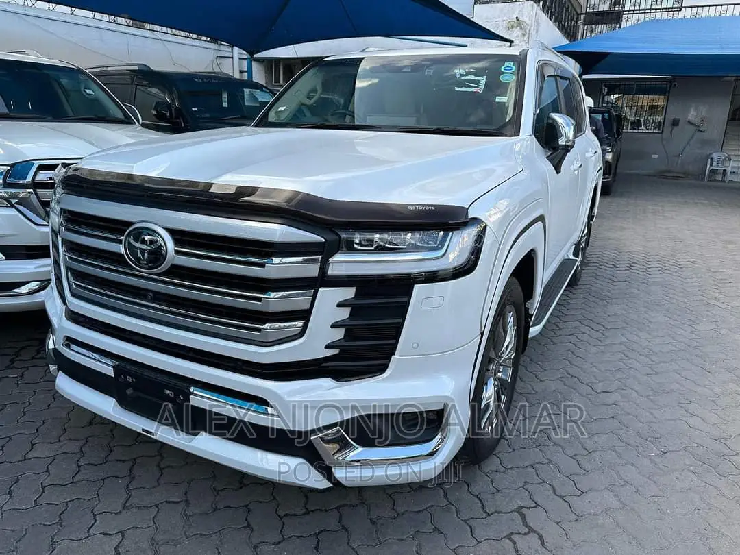 Toyota Land Cruiser 2023 White