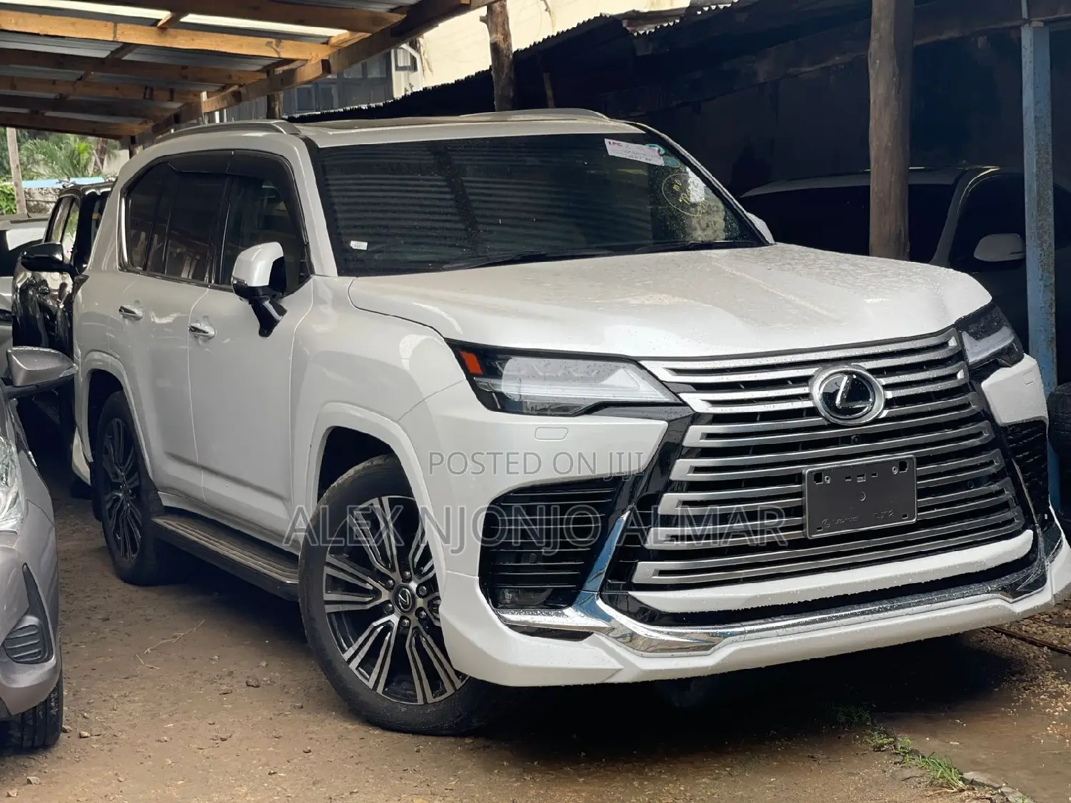 Lexus LX 2023