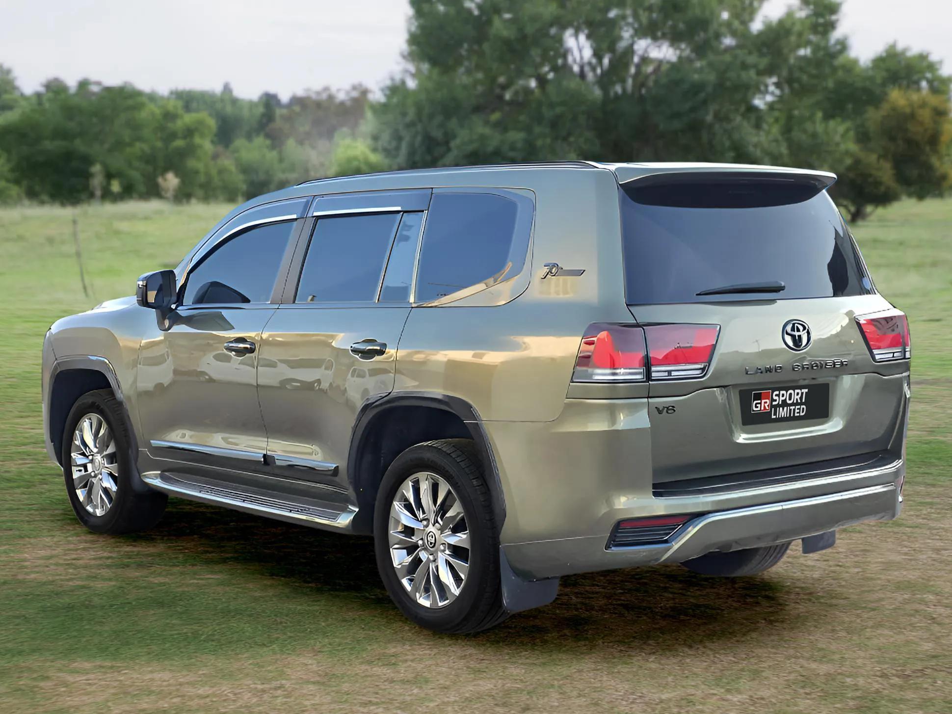 TOYOTA LAND CRUISER