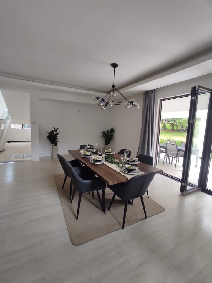 5 bedroom ensuite mansion
