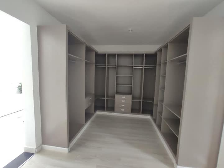 5 bedroom ensuite mansion